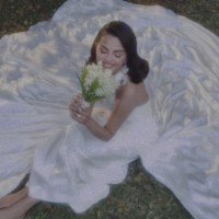 Selena Gomez - Njenih 417 milijonov sledilcev na Instagramu je bilo navdušenih nad poročno obleko