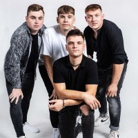 Ansambel Opev sestavljajo Denis Krajnc, Alen Polič, Luka Anžel in Tomaž Simonič