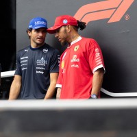 carlos sainz lewis hamilton