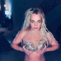 Britney Spears že nekaj časa tudi sama objavlja precej bizarne videe