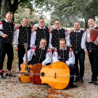 Zasedbo Fantje spod Šilentabra sestavljajo David Penko, Franjo Penko, Damijan Penko, Mitja Železnik,