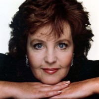 Pauline Collins je bila najbolj znana po svoji vlogi Shirley Valentine, ki jo je igrala tudi na odru