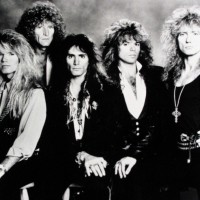 Whitesnake čisto na koncu devetdesetih: Adrian Vandenberg, Tommy Aldridge, Steve Vai, Rudy Sarzo  in