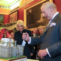 Kralj Karel, Kraljica Camilla - Kralj Karel je v družbi kraljice Camille in izbranih gostov praznova