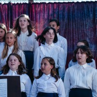 Ida, ki je pela tako grdo, da so še mrtvi vstali od mrtvih in zapeli z njo -Film Ida, ki je pela tak