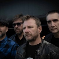 Puni hamer - !!!Puni hamer je rock skupina iz Ljutomera, ki je počasi našla prostor na slovenskem