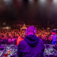 Odlični didžej tudi tokrat obljublja nepozabno zabavo ---