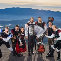 Vipavski kvintet sestavljajo Nejc Gregorič, Anže Črv, Nejc Vrtovec, Matic Vrtovec, Blaž Stubelj, Lej