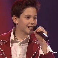 Dino Jelusić kot deček, ko je Hrvaško zastopal na Otroški Evroviziji in prvič stopil v središče pozornosti