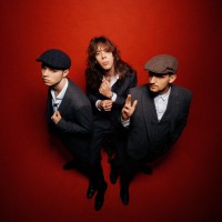 Trio, ki dokazuje, da so za močan rock’n’roll včasih dovolj le kitara, bas in bobni