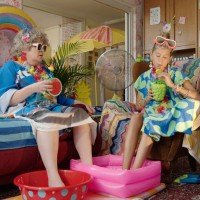 Prizor iz filma, kjer humor in iskrenost hodita z roko v roki