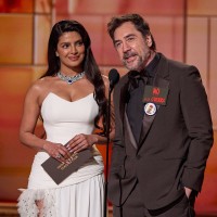 Priyanka Chopra Jonas in Javier Bardem, ki je izkoristil najpomembnejši oder leta in jasno spregovor