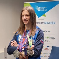 tina sutej osem kolajn