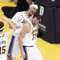 lakers doncic hayes reaves.jpg