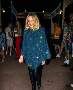 Kylie Minogue navdušuje s svojo podobo in oboževalcev ji ne manjka