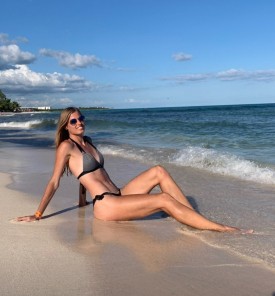 Ulala! Slovenki, ki bi bili z lahkoto manekenki! V bikiniju na vroči plaži še bolj vroči dekleti... (foto)