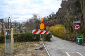 Popolna zapora pešpoti na Šance