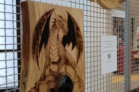 »Ples ognja na lesu« – gostujoča razstava Karmen Petan v Knjižnici Brežice