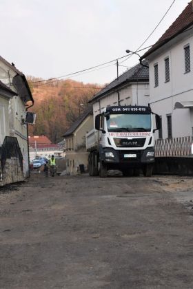 Popolna zapora pri Gorenjem Kamenju