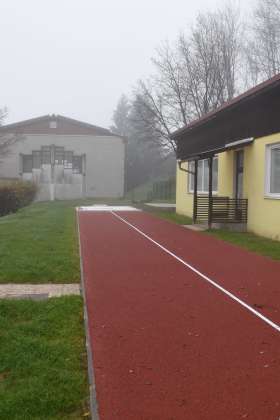 Pri Osnovni šoli Adama Bohoriča v Brestanici prenovili šolsko igrišče
