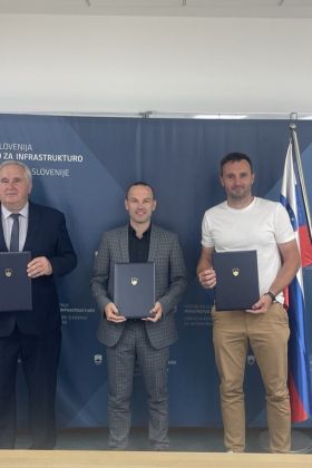 Podpisana pogodba za rekonstrukcijo regionalne ceste Šentjanž–Glino