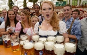 Varovanje stane, zato bodo na Oktoberfestu podražili pivo