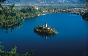 Slovenija ima otoke: eden je celo pod zemljo