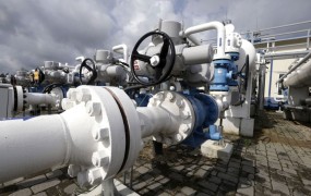 Ruski plin kljub sporu o plačilih v rubljih normalno teče v Evropo