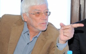 Janko Lorenci, kolumnist Mladine