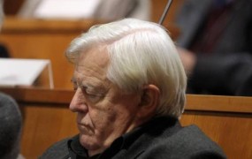 M. Kučan: Neosnovano namigovanje, da je premier Cerar »marioneta in izvrševalec poblaznele politike Foruma 21«