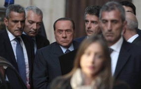 Bodo Berlusconijevi poslanci »izdali« šefa in podprli Letto