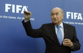 Šef Fife Blatter priznava, da je bila izbira Katarja za SP 2022 mogoče napaka