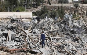 Izraelsko rušenje domov Palestincev po oceni Human Rights Watch vojni zločin