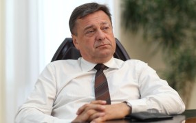 Janković naroča ankete in se pripravlja na volitve 