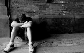 Ruski najstniki trikrat bolj samomorilni od vrstnikov po svetu