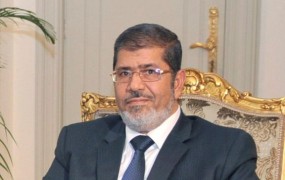 Mursi odgovarja vojski: Nikamor ne grem