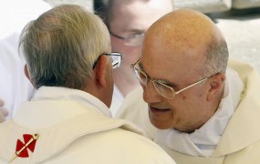 Papež spet menja: tokrat vatikanskega državnega tajnika
