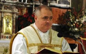Slovence na Tržaškem pretresel samomor duhovnika, ki je priznal pedofilijo