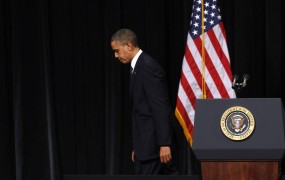 Obama med obiskom Newtowna: Tega ne moremo več prenašati