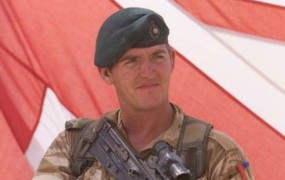 Britanskemu marincu dosmrtna ječa zaradi umora ranjenega talibana