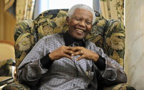 Mandela boleha za pljučnico, a nima težav z dihanjem
