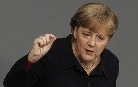 Angela Merkel opozarja na nujnost reform v območju evra