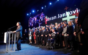 Janković gostil elito PS: ministre, poslance, ne pa tudi premierke