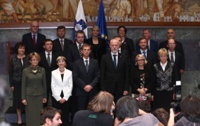 Poslanci imenovali ministre 12. slovenske vlade 