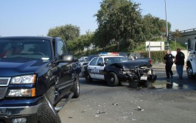 Stoletni voznik v Los Angelesu poškodoval 11 ljudi