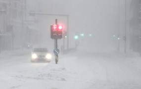 Na Norveškem snežni kaos, v Nemčiji rekordno visoke temperature in poplave