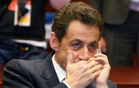 Sarkozyju po nalogu sodišča prisluškujejo že skoraj leto dni