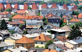 Odbor potrdil predlog vlade za izenačitev stopenj obdavčitve za stanovanjske nepremičnine