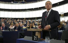 Evropski poslanci potrdili Junckerja na čelo komisije 