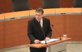 Janković: Janševi vladi je treba dati možnost, da uresniči napovedi